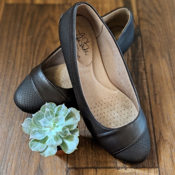 LIFE STRIDE Snake Print Flats - Picture 7 of 7